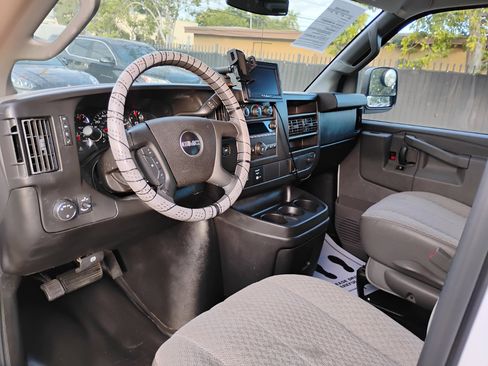 Used 2016 GMC Savana 2500 image 38