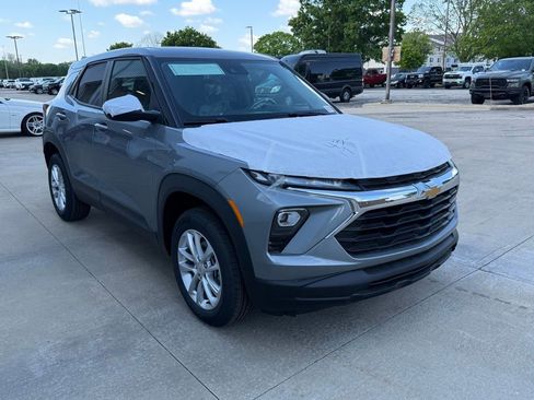 New 2026 Chevrolet TrailBlazer LS w/ LS Convenience Package AWD/4WD image 2
