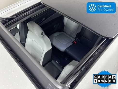 Used 2025 Volkswagen Atlas Cross Sport SEL image 22