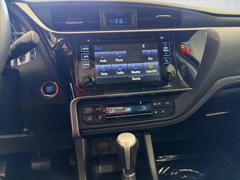 Used 2018 Toyota Corolla SE w/ SE Premium Package FWD image 19