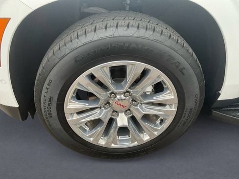 Used 2025 GMC Yukon Denali AWD/4WD image 14