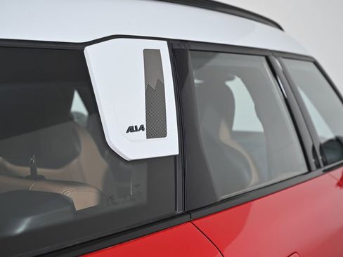 Certified 2025 MINI Cooper Countryman S image 11