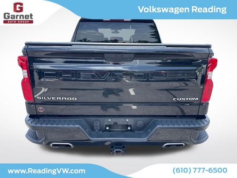Used 2020 Chevrolet Silverado 1500 Custom w/ Custom Value Package AWD/4WD image 4