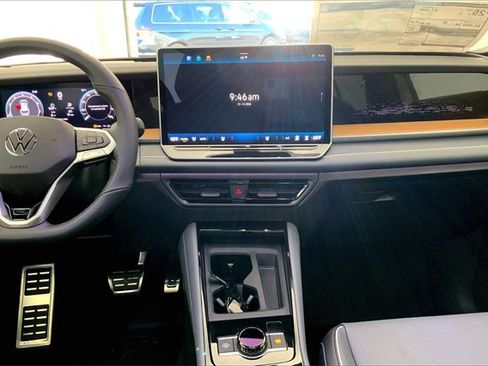 New 2026 Volkswagen Tiguan SEL R-Line image 8