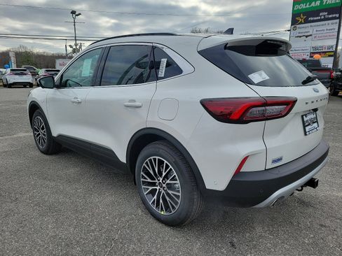 New 2024 Ford Escape SE w/ PHEV Premium Package image 3