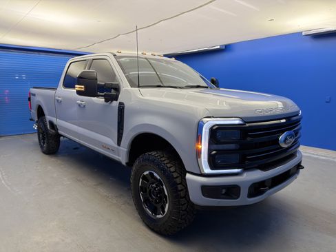 Used 2026 Ford F350 Platinum w/ Tremor Off-Road Package image 2