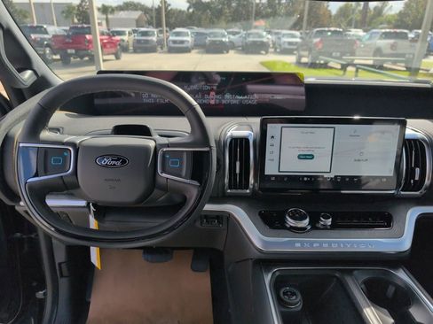 New 2025 Ford Expedition Tremor image 19