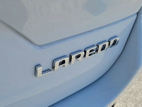 Used 2023 Jeep Grand Cherokee Laredo AWD/4WD image 28