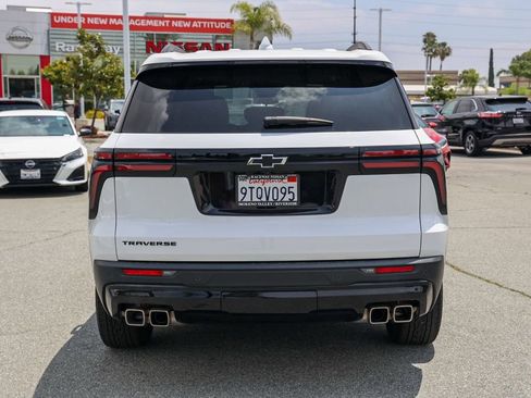 Used 2025 Chevrolet Traverse LT w/ Midnight/Sport Edition FWD image 5