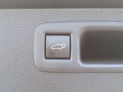 Used 2023 Toyota Highlander XSE AWD/4WD image 22