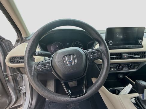 Certified 2025 Honda HR-V LX image 10