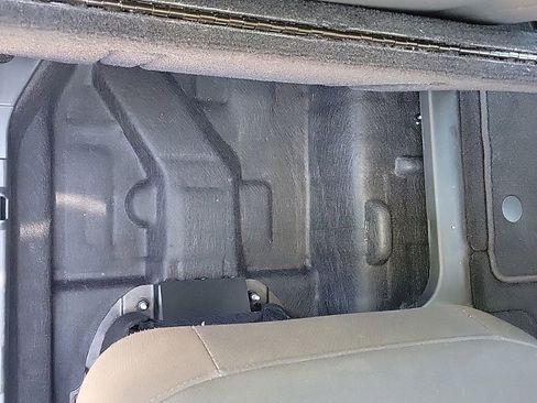 Used 2022 Chrysler Voyager LX FWD image 13