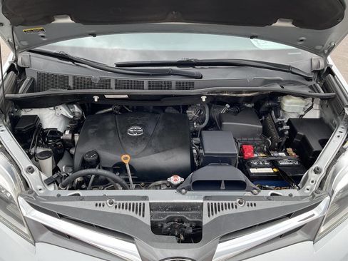 Used 2020 Toyota Sienna Limited Premium w/ Protection Package FWD image 70