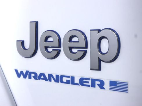 Used 2024 Jeep Wrangler Unlimited Sahara w/ Safety Group AWD/4WD image 38