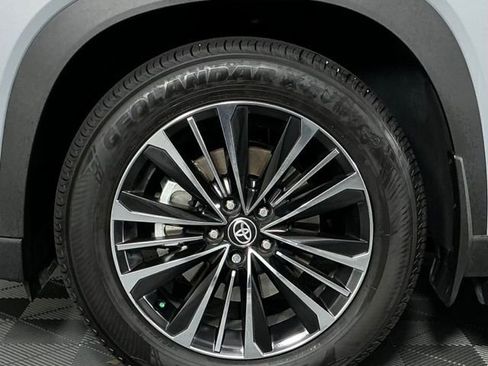 Used 2026 Toyota Grand Highlander AWD Hybrid image 11