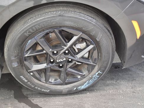 Used 2025 Kia K5 LXS FWD image 37