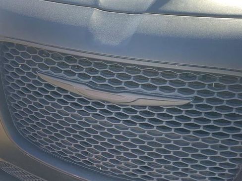 Used 2022 Chrysler 300 Touring image 25