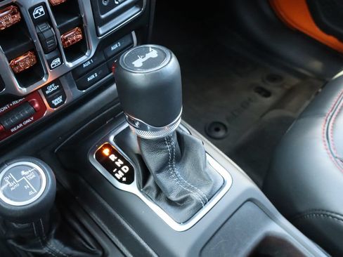 Used 2025 Jeep Wrangler Unlimited Rubicon AWD/4WD image 10