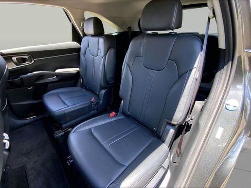 Used 2026 Kia Sorento EX w/ EX Premium Package FWD image 21