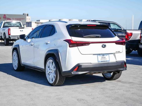 Used 2020 Lexus UX 200 w/ Accessory Package FWD image 8