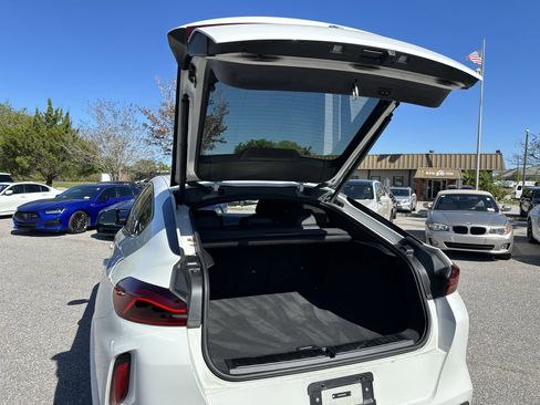 Used 2025 BMW X6 M Competition w/ Executive Package image 12