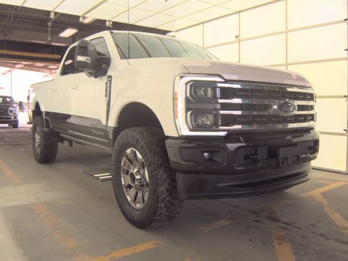 Used 2024 Ford F350 King Ranch w/ FX4 Off-Road Package AWD/4WD image 4