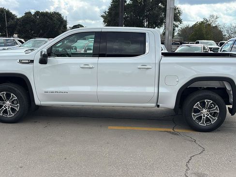 New 2026 GMC Sierra 1500 SLE image 4