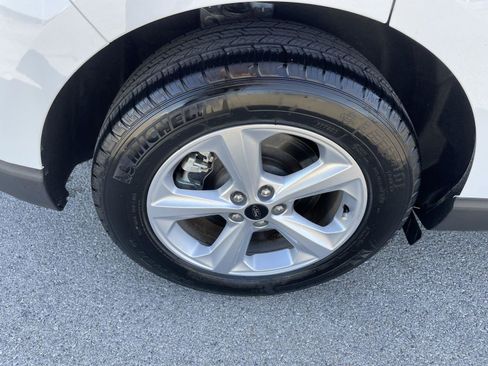 Used 2024 Ford Edge SE image 30