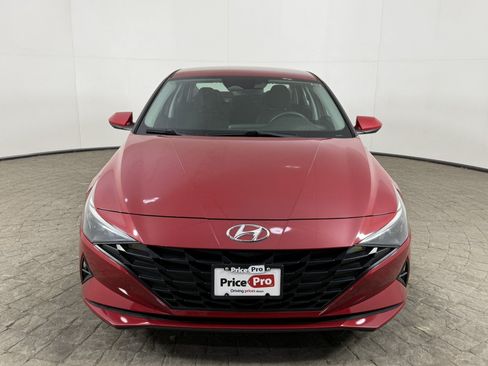 Used 2021 Hyundai Elantra SEL FWD image 2