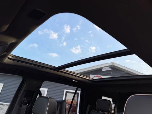 Used 2021 GMC Yukon SLT image 17