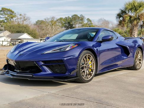 Used 2025 Chevrolet Corvette Stingray Premium Conv w/ Z51 Performance Package RWD image 17