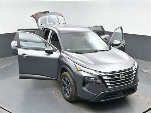 Used 2025 Nissan Rogue SV image 51