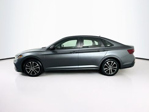 Used 2025 Volkswagen Jetta Sport FWD image 4