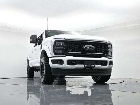 New 2025 Ford F250 XLT w/ Black Appearance Package image 34