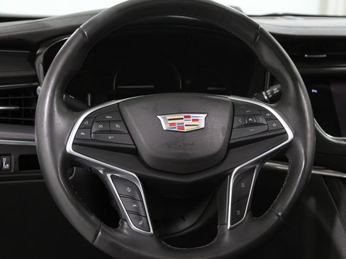 Used 2017 Cadillac XT5 Luxury w/ Driver Awareness Package image 7