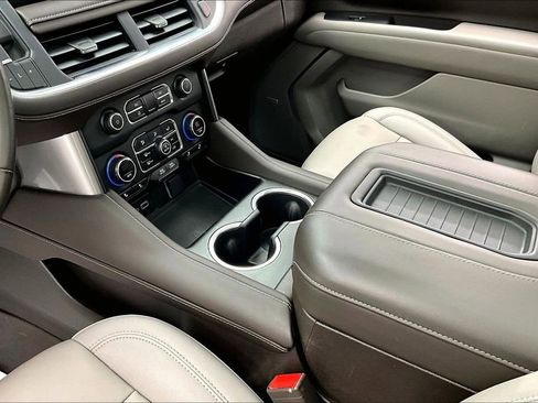 Used 2024 Chevrolet Tahoe Z71 w/ Luxury Package AWD/4WD image 15