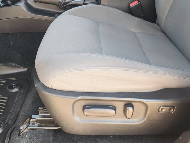 Used 2020 Toyota Tacoma SR5 w/ Technology Package AWD/4WD image 18