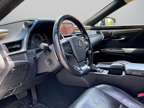 Used 2019 Lexus ES 300h w/ Accessory Package 2 FWD image 20