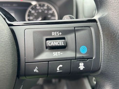 Used 2023 Nissan Rogue SV image 14