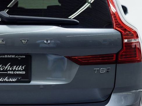 Used 2018 Volvo XC60 T8 Momentum image 8