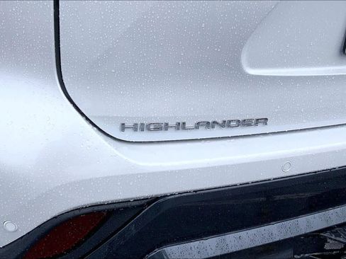 Used 2025 Toyota Highlander Limited image 29