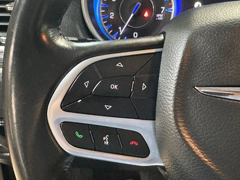 Used 2022 Chrysler 300 Touring RWD image 20