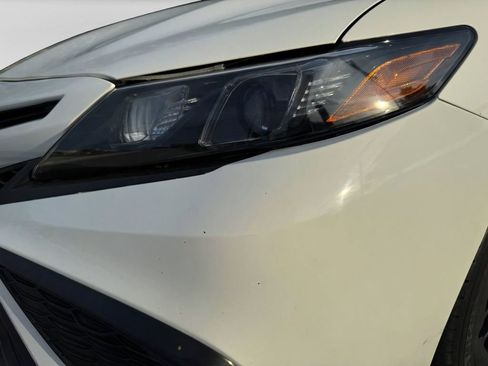 Used 2023 Toyota Camry SE FWD image 2