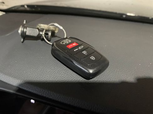 Used 2025 Toyota Grand Highlander FWD image 22