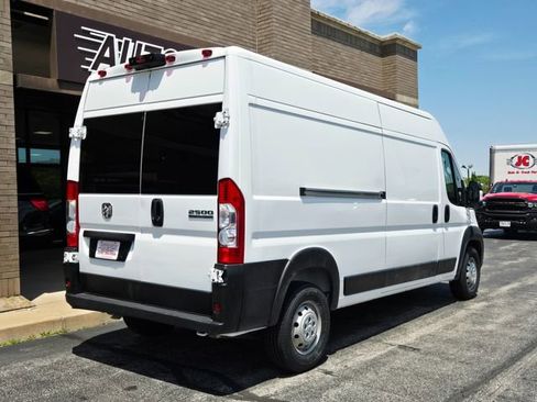 Used 2023 RAM ProMaster 2500 FWD image 6