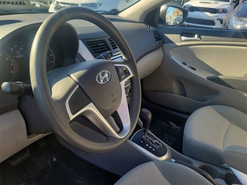 Used 2012 Hyundai Accent GS image 15
