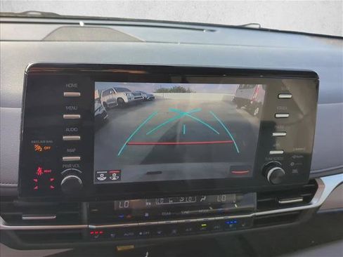 Certified 2021 Toyota Sienna Limited FWD image 21