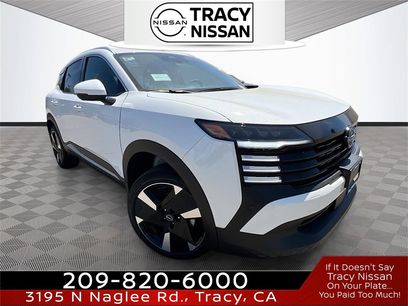 New 2025 Nissan Kicks SR w/ SR Premium Package