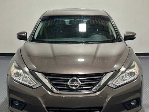 Used 2016 Nissan Altima 2.5 SV w/ Convenience Package image 3