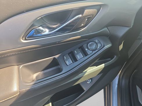Used 2021 Chevrolet Traverse LT w/ LPO, Floor Liner Package AWD/4WD image 19
